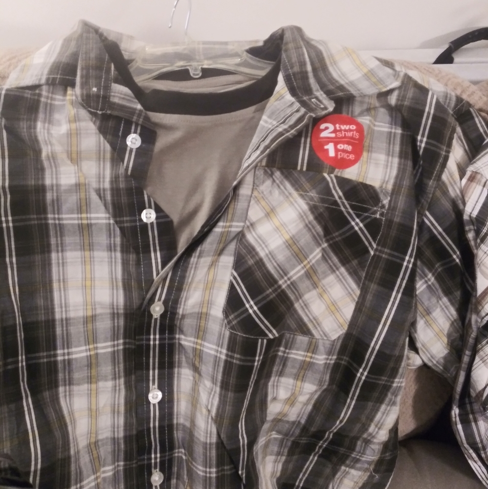 2 pc plaid shirt and tee